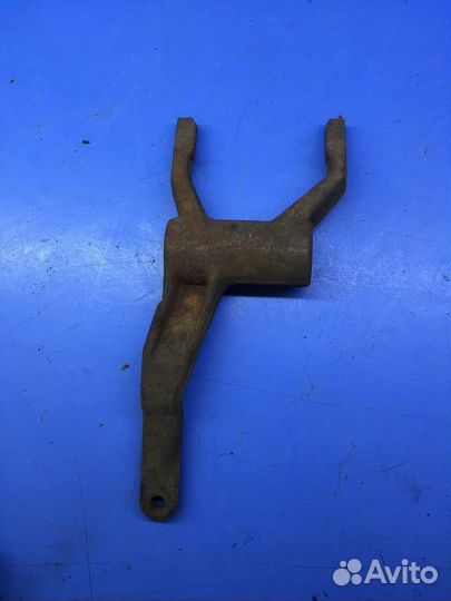 Вилка сцепления 5мт