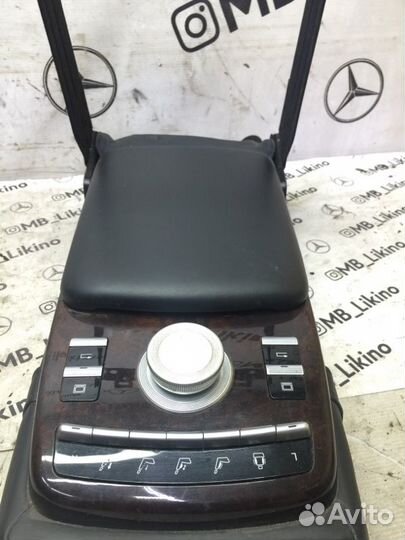 Подлокотник задний Mercedes S-Class W221