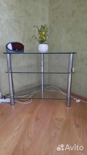 Стеклянная тумба под тв
