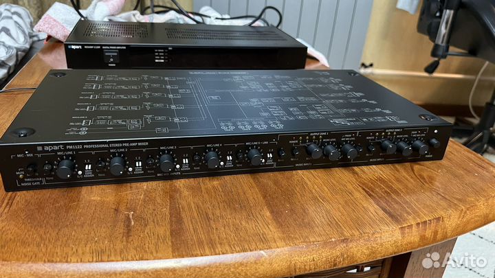 Предусилитель двухканальный Apart PM1122