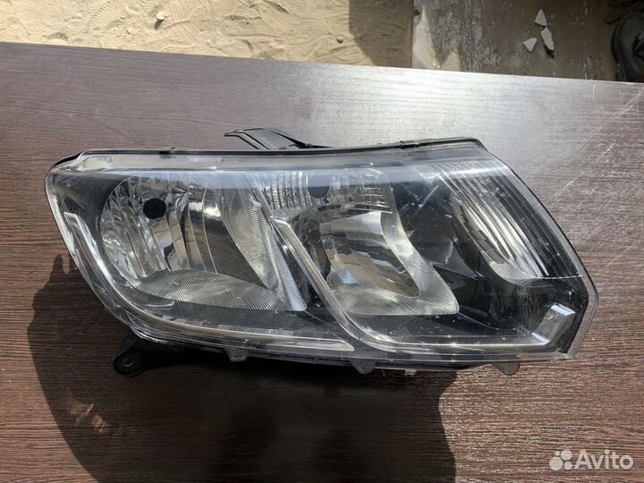 Фара Renault Logan 2014- 260105559R