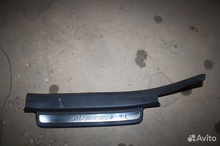 Накладка на порог задняя левая (под дверь) toyota