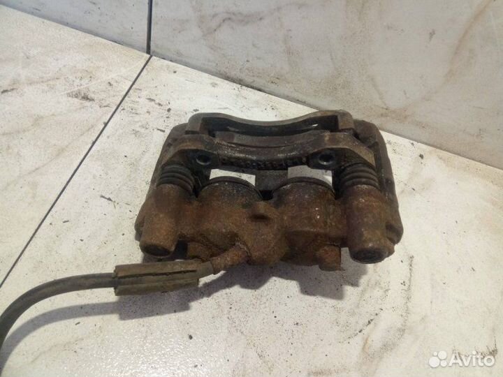 Суппорт тормозной передний левый Uaz 452 1990