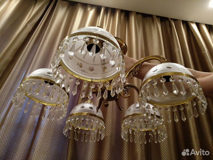 Люстра потолочная Италия с хрустальными элементами