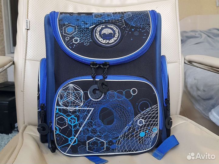 Школьный рюкзак grizzly