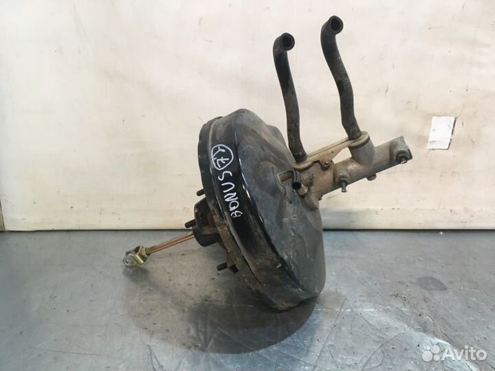 Главный тормозной цилиндр и вакуумный усилитель в