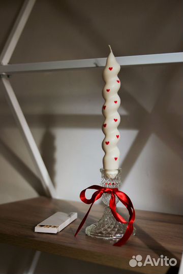 Набор из двух витых свечей с сердечками