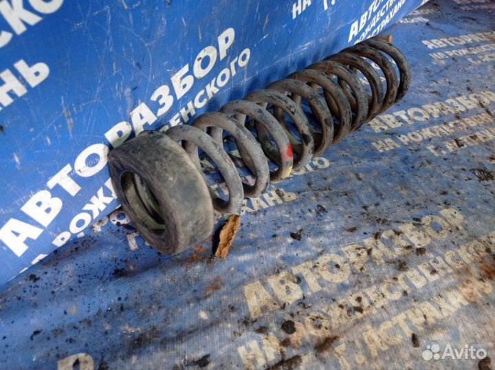 Передняя пружина Mercedes-Benz W124 седан 1991