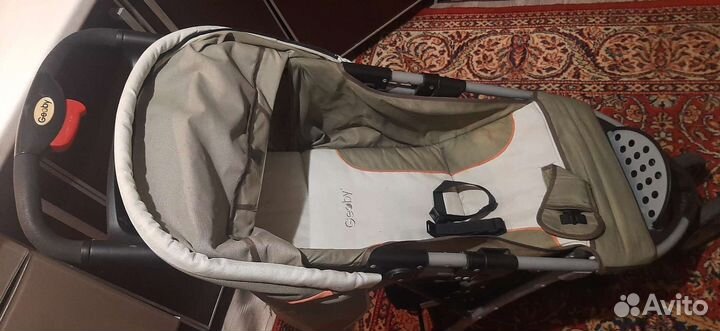 Прогулочная коляска