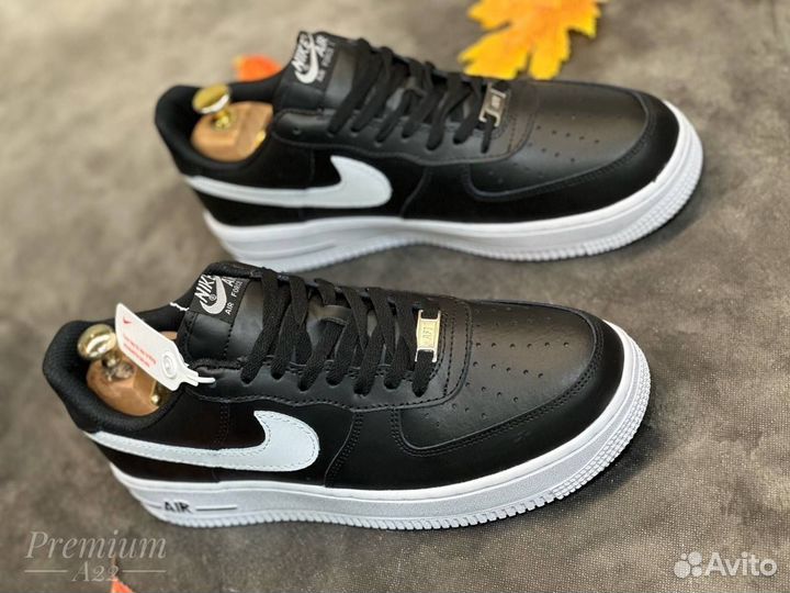 Nike air force 1 чёрные бел подошва разм. 42