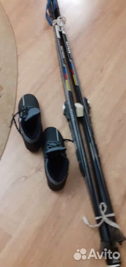 Лыжи беговые с ботинками 41 размер и палки