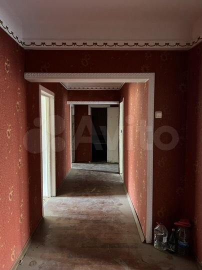 4-к. квартира, 90 м², 1/10 эт.