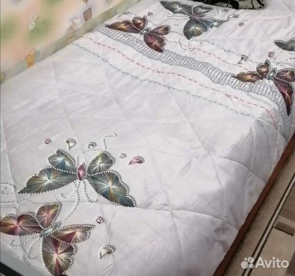 Одеяло - покрывало новое 1,5 спал всесезонное