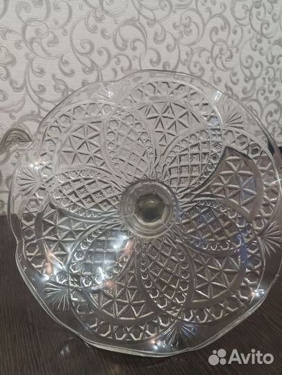 Старинная ваза для фруктов или конфет