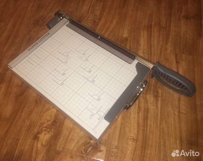 Резак для бумаги сабельный Bulros