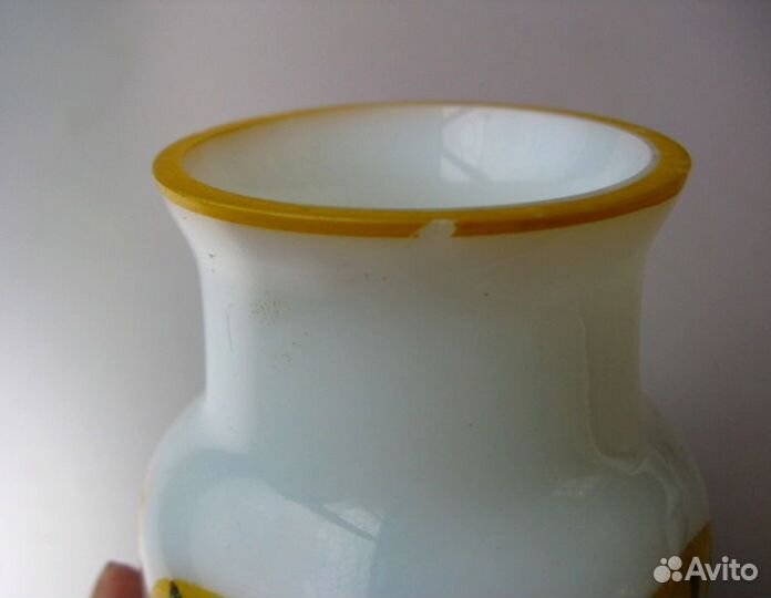 Ваза молочное стекло маленькая СССР