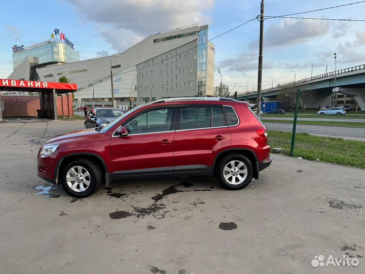 Volkswagen Tiguan 2.0 AT, 2010, 221 800 км