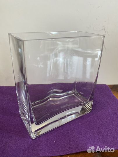 Ваза из толстого стекла