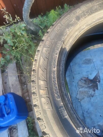 Bridgestone Blizzak Revo GZ 245/50 R18