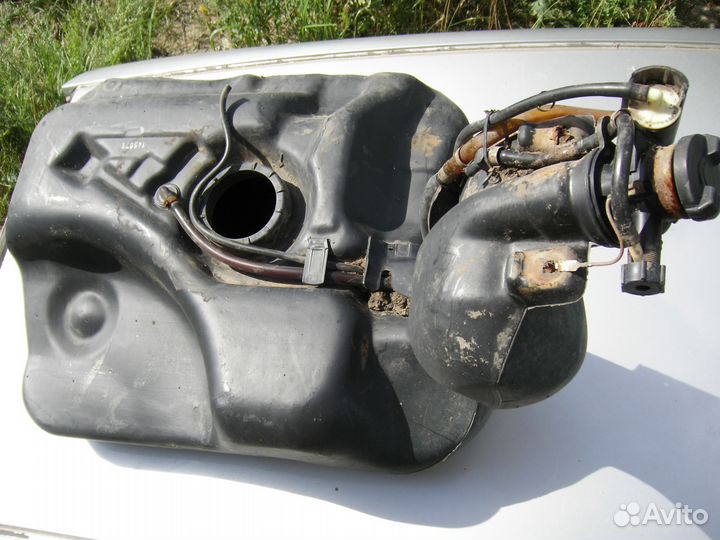 топливный бак пассат б3 универсал. бак пассат б3. 6. бак пассат б3 седан. бак пассат б5 универсал.