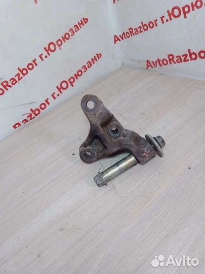 Опора двигателя Mazda Familia