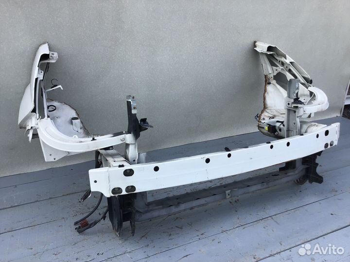 Панель передняя Toyota Crown Majesta (S180) 2004