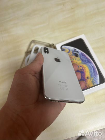 iPhone Xs, 64 ГБ