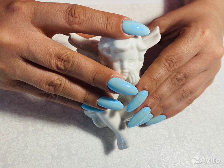 Модель на маникюр