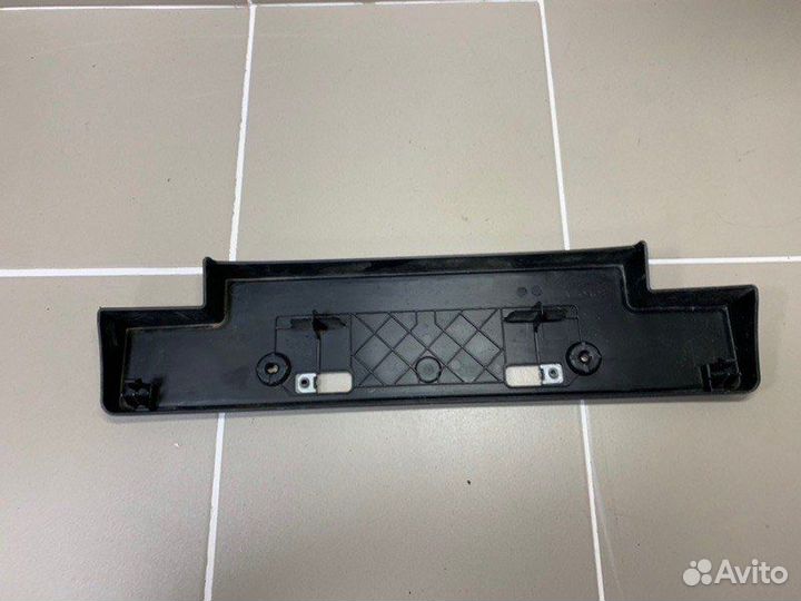 Площадка номерного знака Toyota Land Cruiser 200