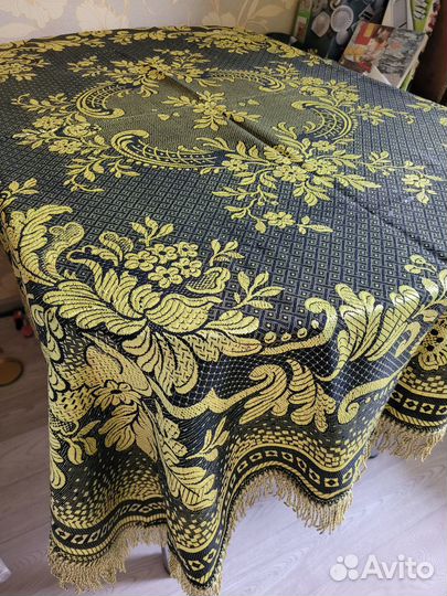 Винтажная жаккардовая скатерть из Германии новая