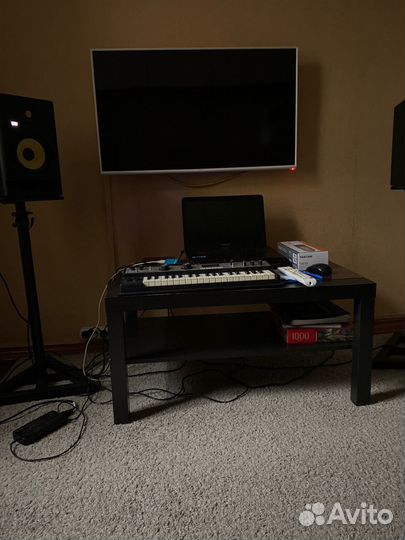 Стойки для акустики