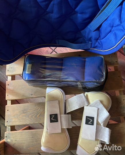 Вальтрап для лошади, недоуздок, бинты, ногавки