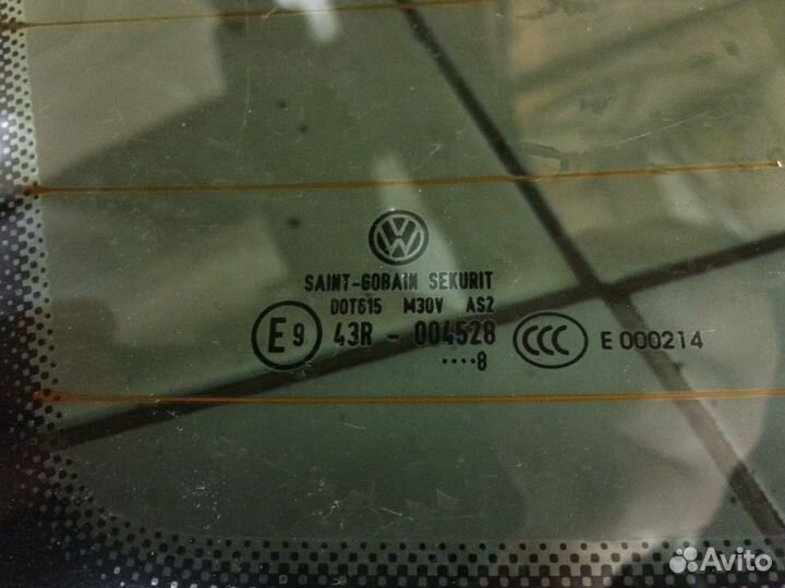 Стекло заднее Volkswagen Jetta 5