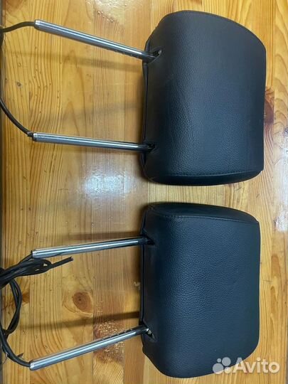 Подголовники с мониторами