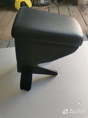 Подлокотник в авто