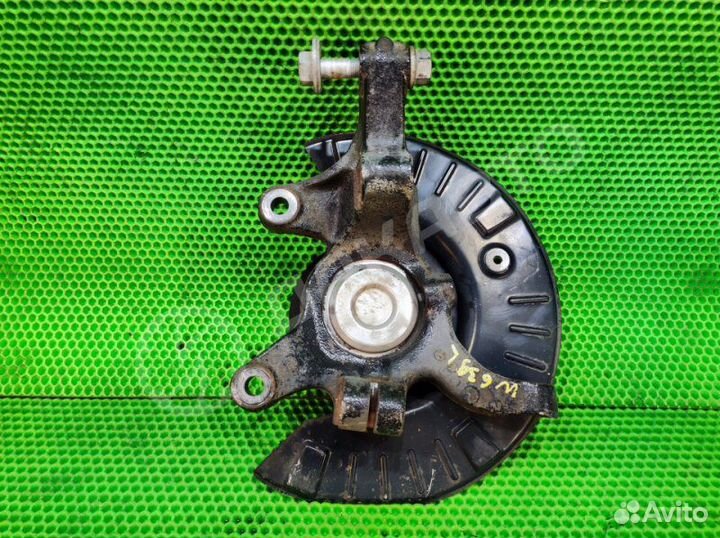 Поворотный кулак левый Mercedes-Benz V W639