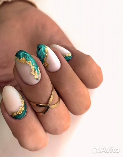 Маникюр с покрытием гель-лак