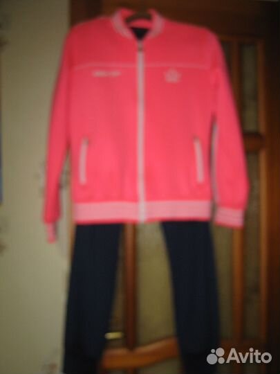 Костюм жен. спортивный новый раз.46-48