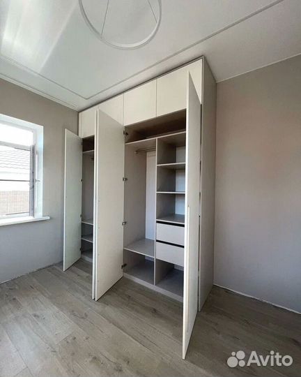 Шкаф распашной