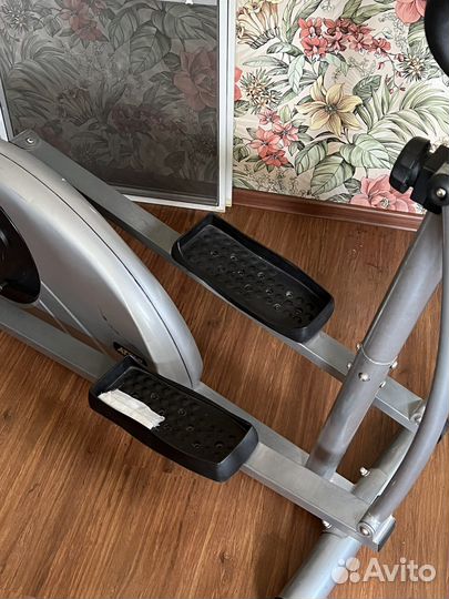 Спортивный велотренажер