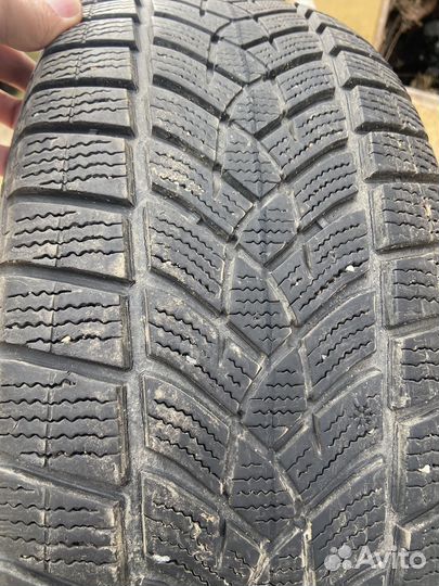 Goodyear UltraGrip 8 Performance 225/60 R17