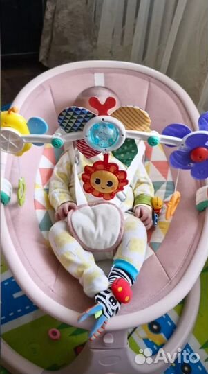 Дуга с игрушками