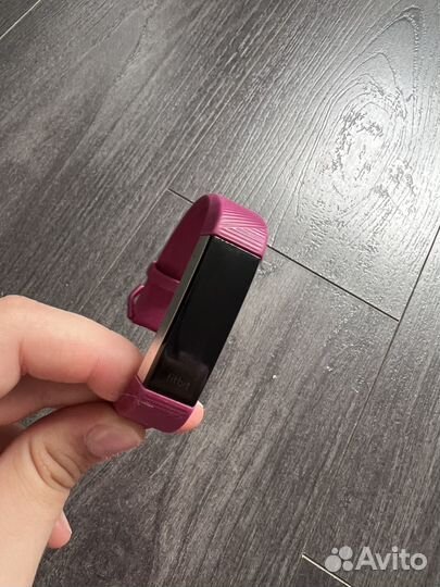 Смарт-часы Fitbit