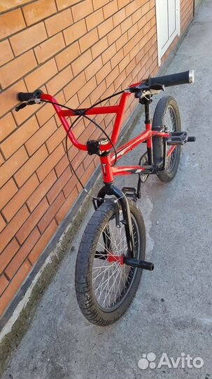 Трюковой велосипед BMX