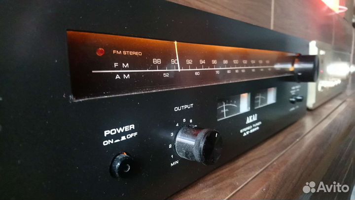 Аналоговый тюнер Akai (Japan) Япония из 70-х