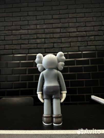 Фигурка kaws 20см