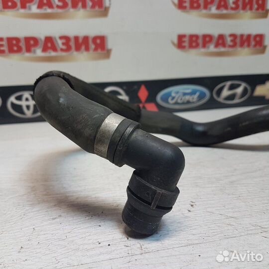 Патрубок системы охлаждения Mercedes-Benz E-Class