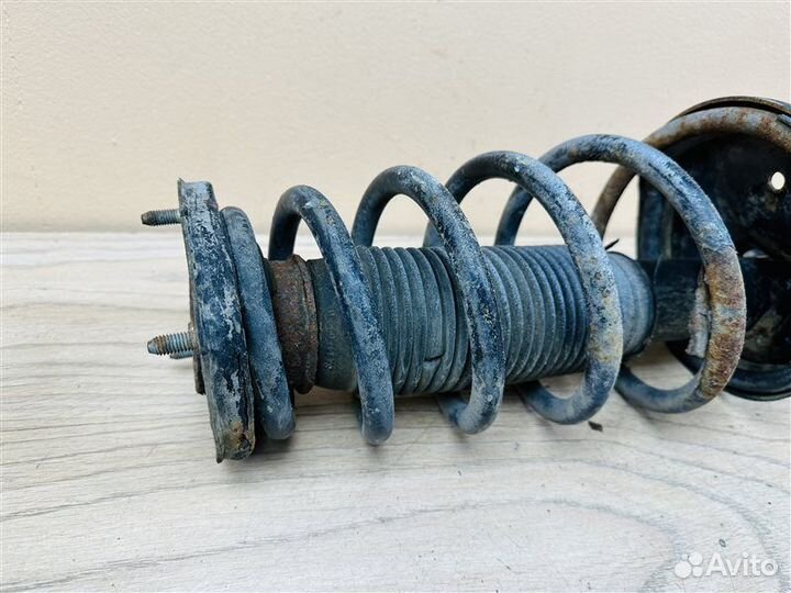 Амортизатор задний правый Hyundai Tucson 1 2.0 ат