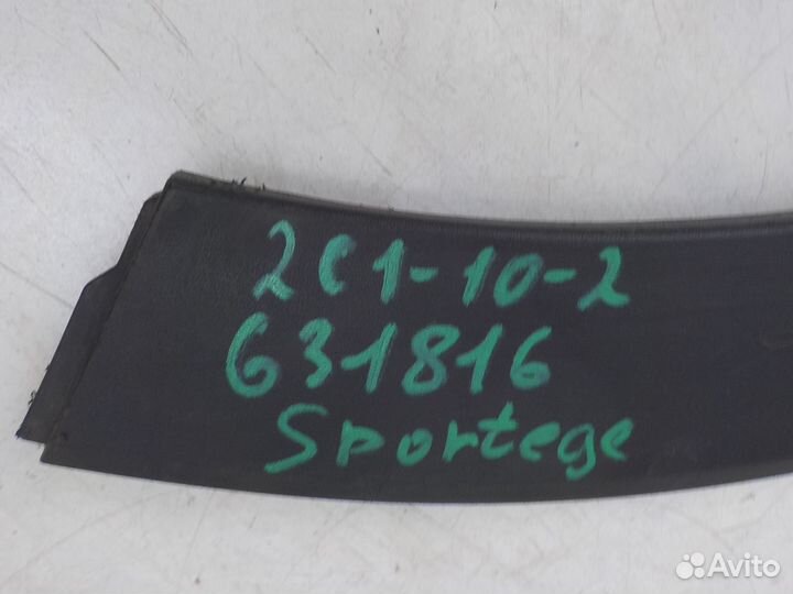 Накладка крыла переднего правого Kia Sportage 2010