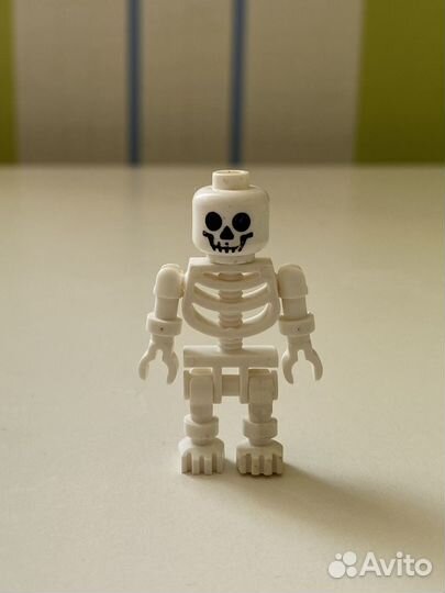 Lego скелет